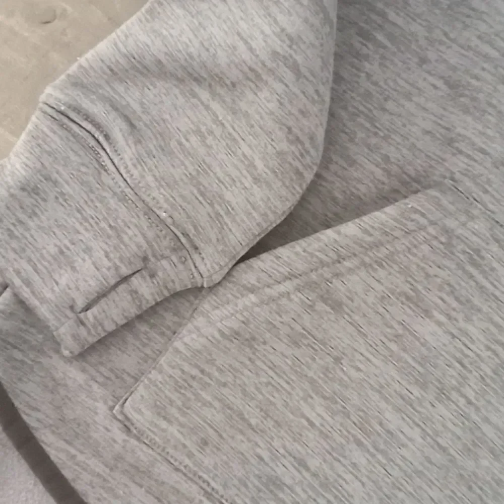 Excursion pullover  size 10-12 medium colored charcoal